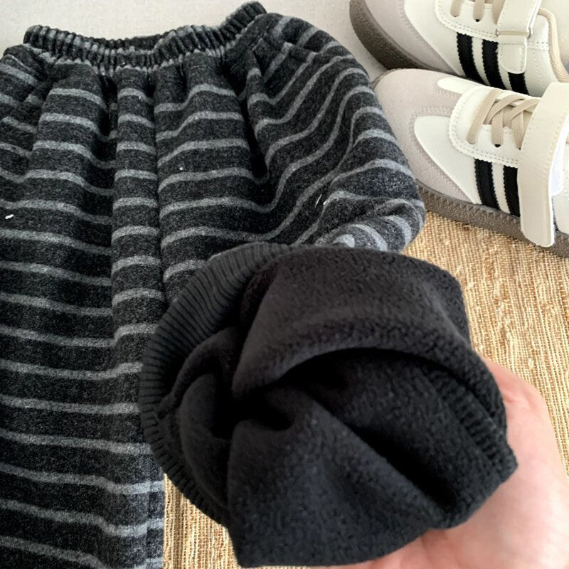 Boys' hooded sweatshirt with thick fleece for winter wear