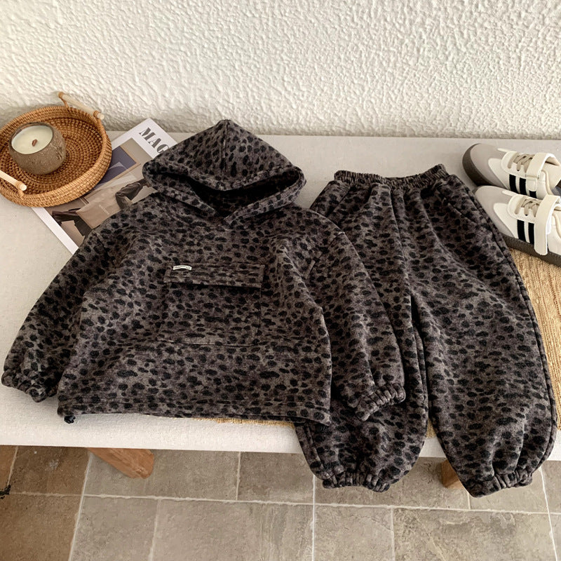 Boys' hoodie with thickened fleece for warmth in autumn and winter