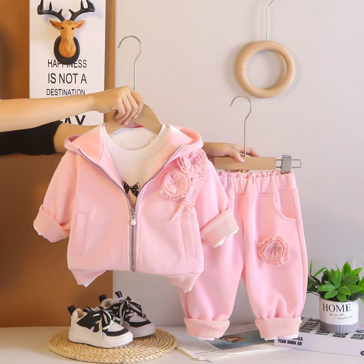 Spring clothing for baby girls long sleeved three piece set