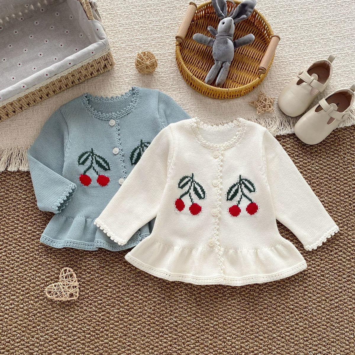 Cute Cotton Sweater for Girls, Fashionable Autumn and Spring Clothing, Warm and Stylish Top for Toddlers 1-3 Years Old