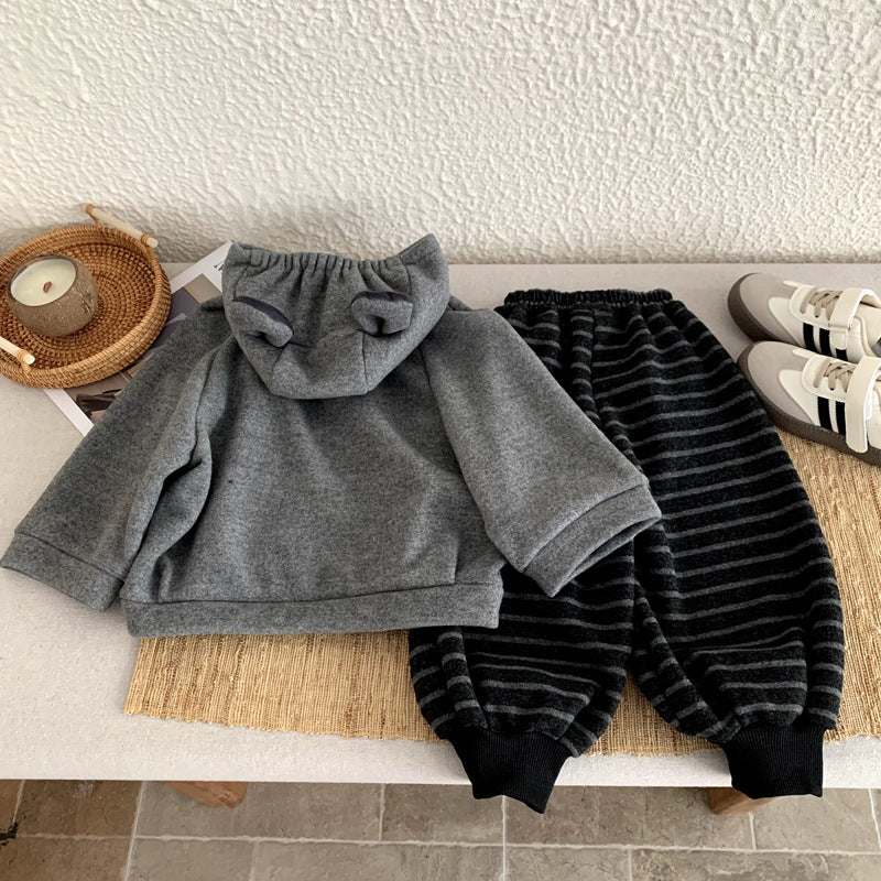 Boys' hooded sweatshirt with thick fleece for winter wear