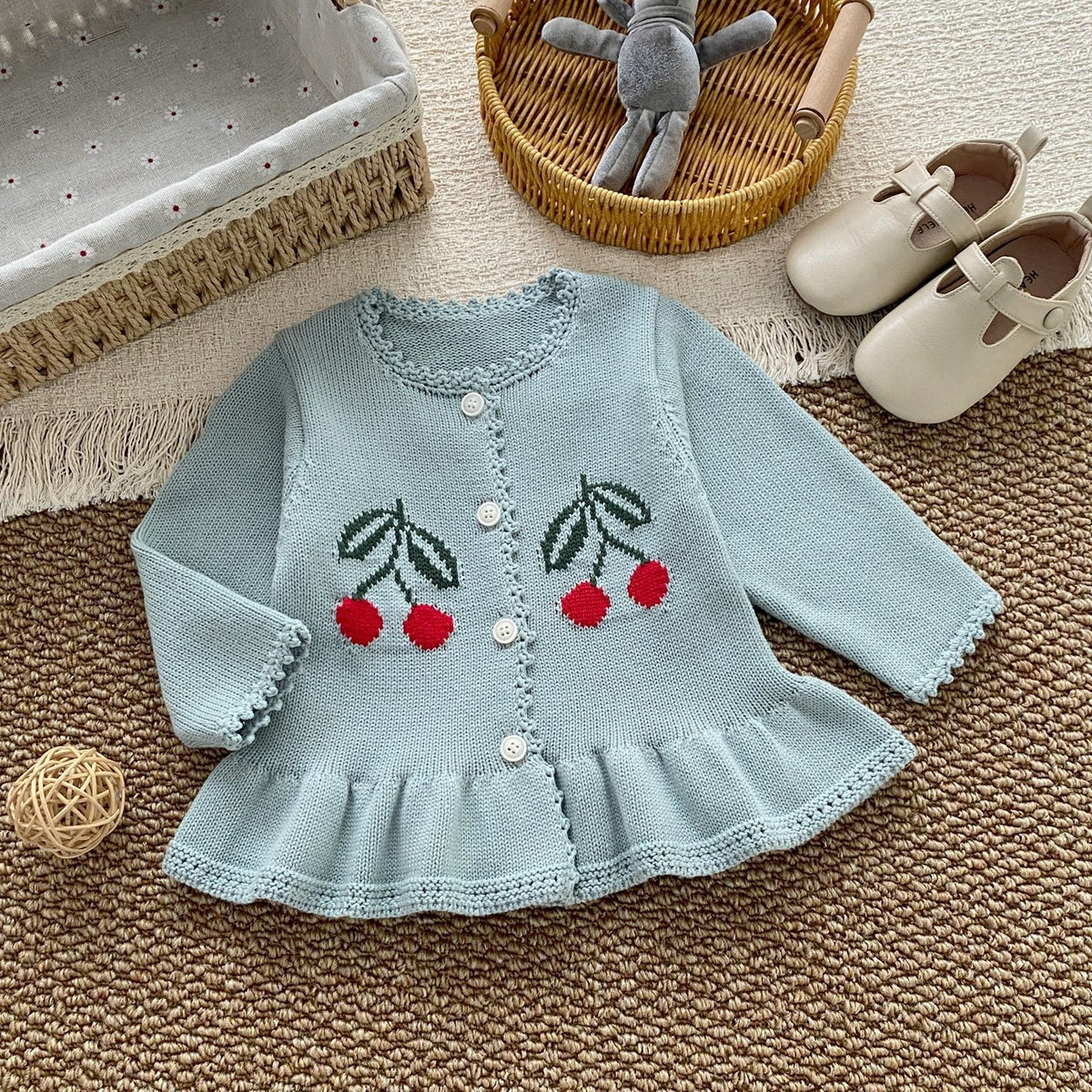 Cute Cotton Sweater for Girls, Fashionable Autumn and Spring Clothing, Warm and Stylish Top for Toddlers 1-3 Years Old